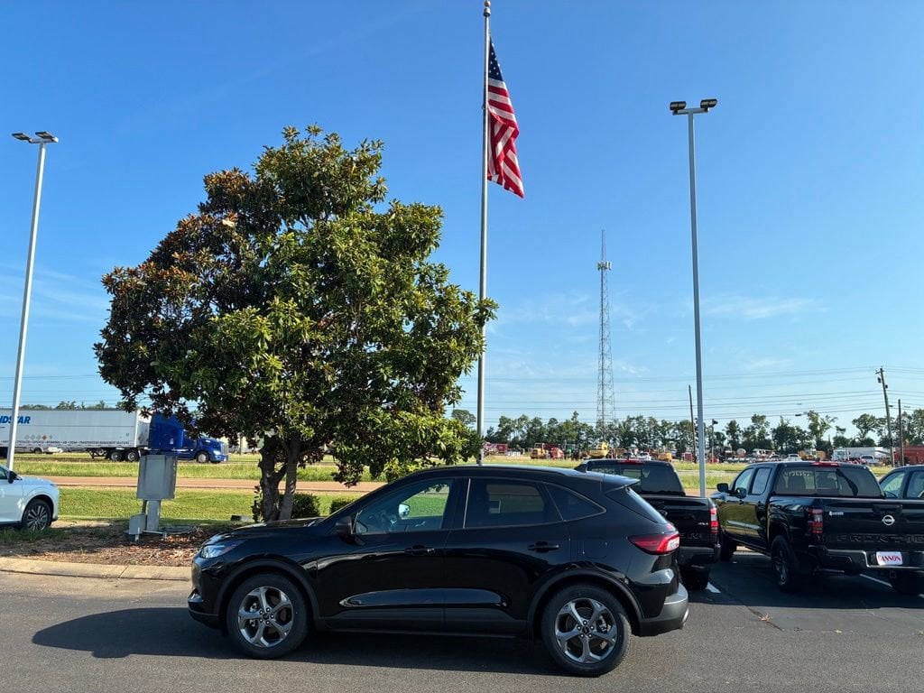 Used 2025 Ford Escape ST-Line