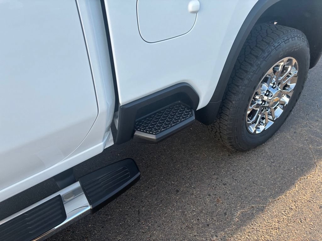 2026 Chevrolet Silverado 2500 HD LTZ - Photo 9