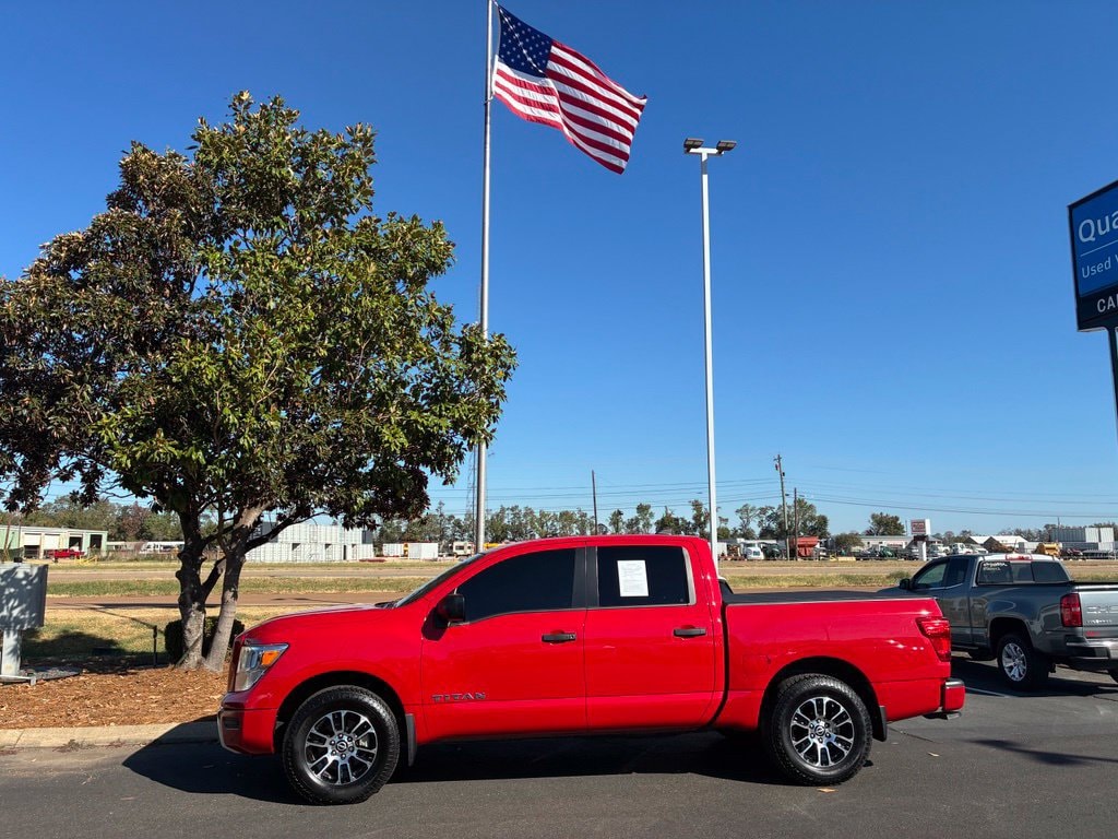 2024 Nissan Titan SV