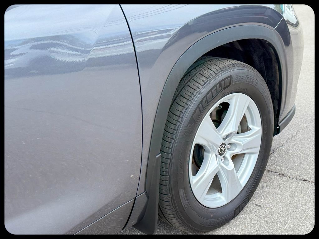 Used 2024 Toyota Highlander LE