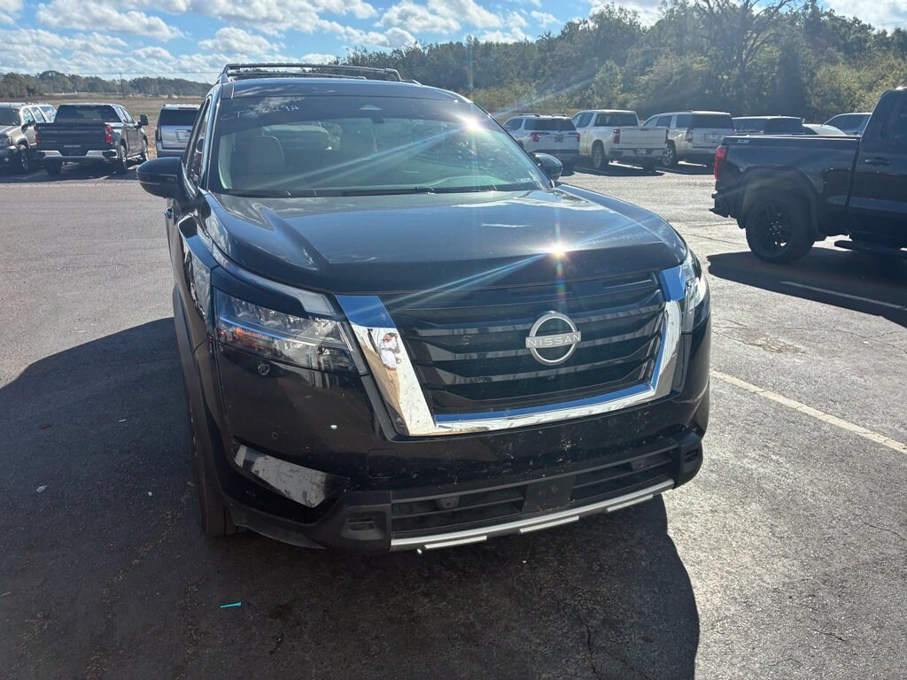 Used 2024 Nissan Pathfinder SL