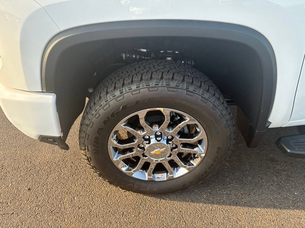2026 Chevrolet Silverado 2500 HD LTZ - Photo 6