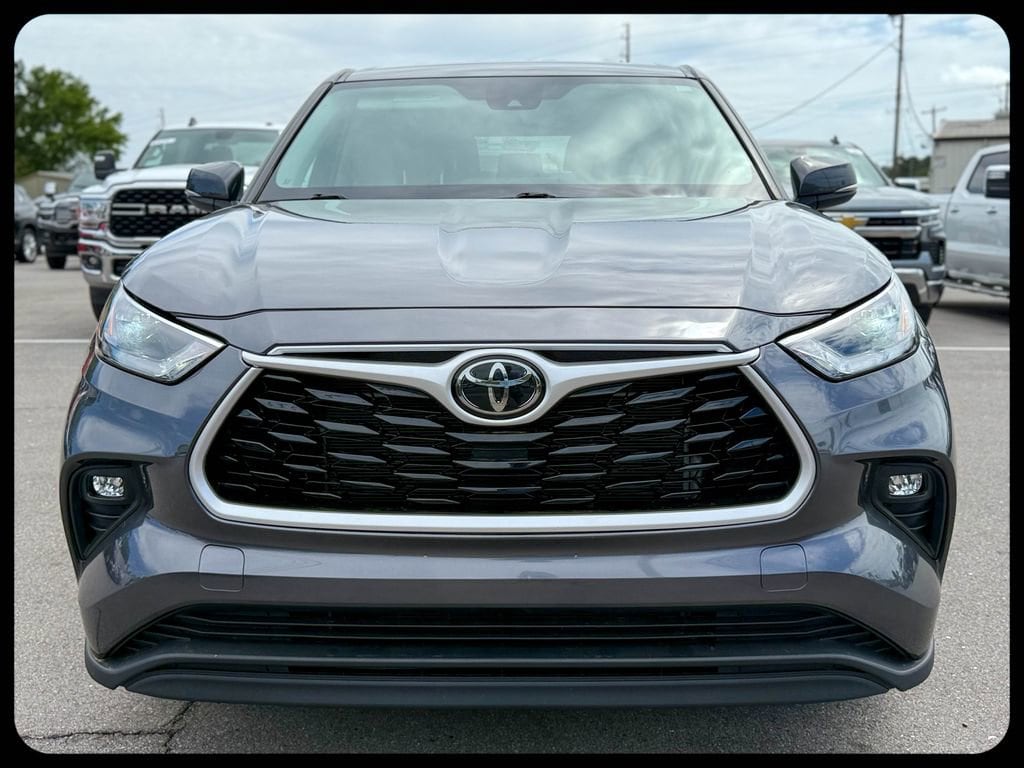 Used 2024 Toyota Highlander LE