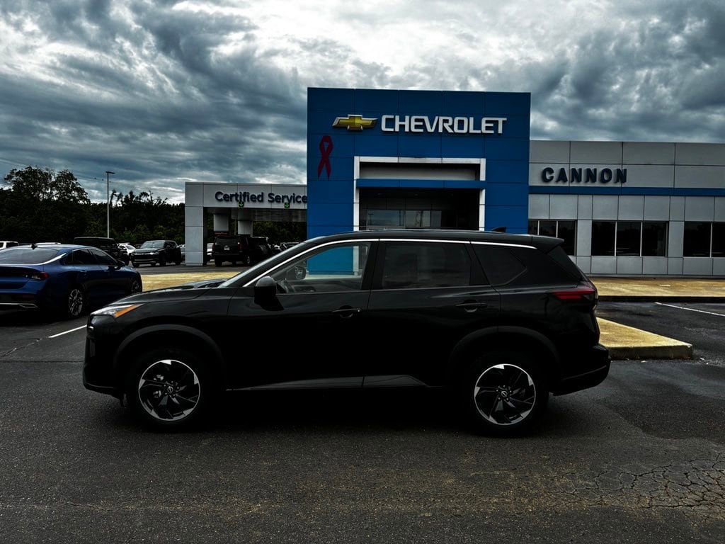 Used 2024 Nissan Rogue SV