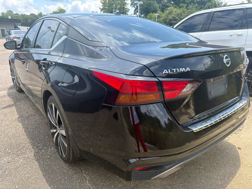 Used 2022 Nissan Altima 2.5 SR Sedan
