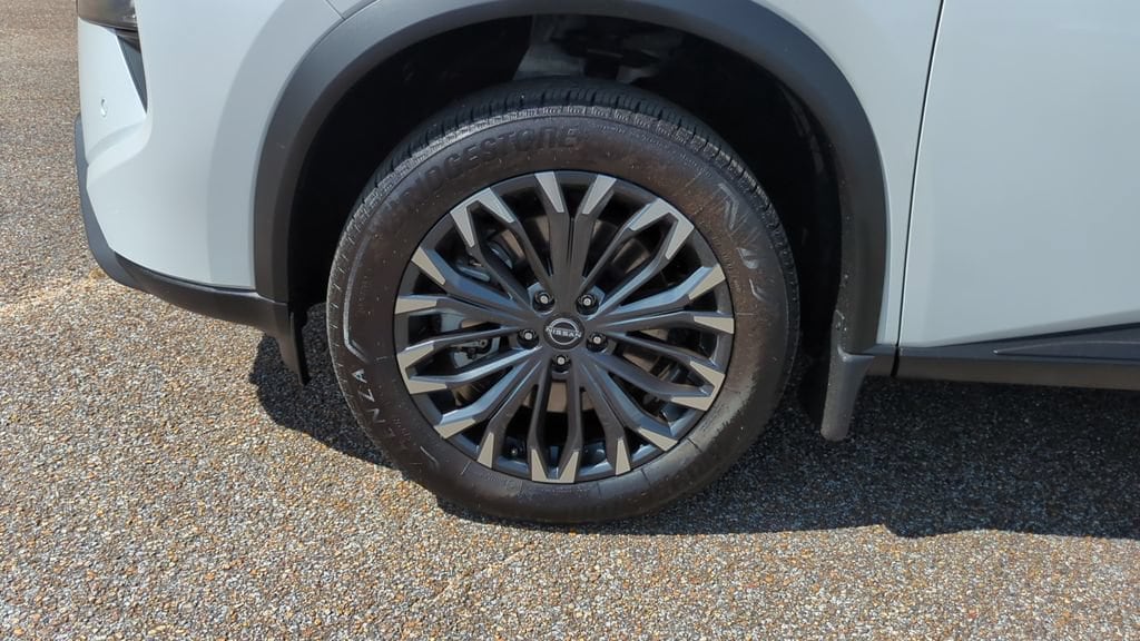 2025 Nissan Rogue SL - Photo 10