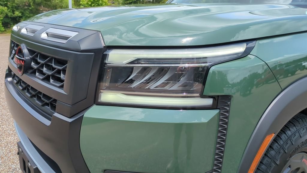 2025 Nissan Frontier PRO-X - Photo 9