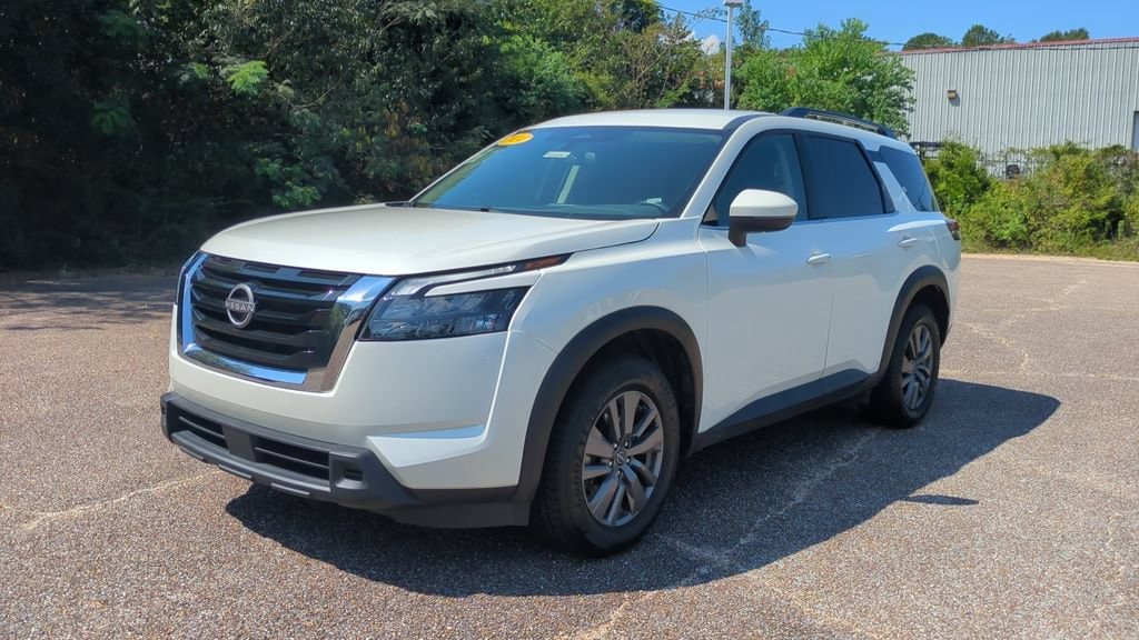 2024 Nissan Pathfinder SV
