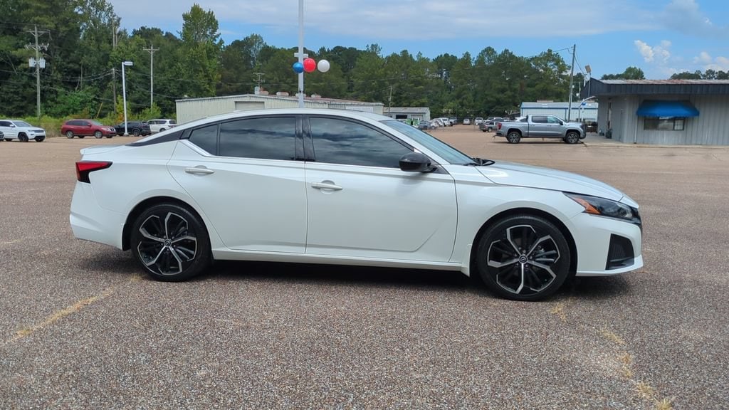 Used 2024 Nissan Altima 2.5 SR Sedan