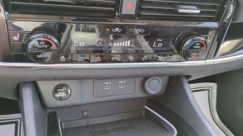 2025 Nissan Rogue SL - Photo 19