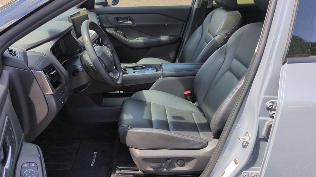 2025 Nissan Rogue SL - Photo 10