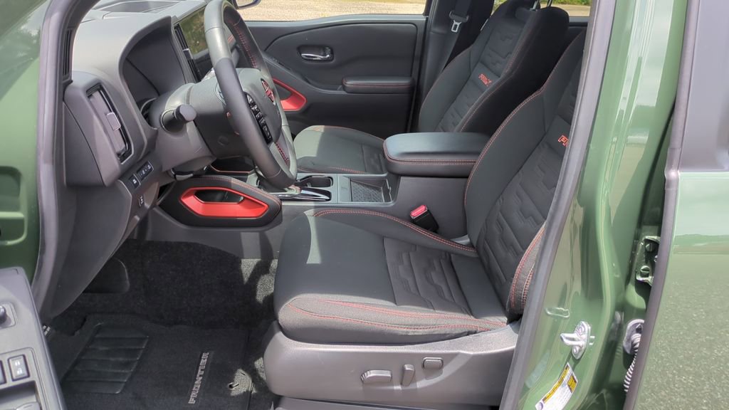 2025 Nissan Frontier PRO-X - Photo 11