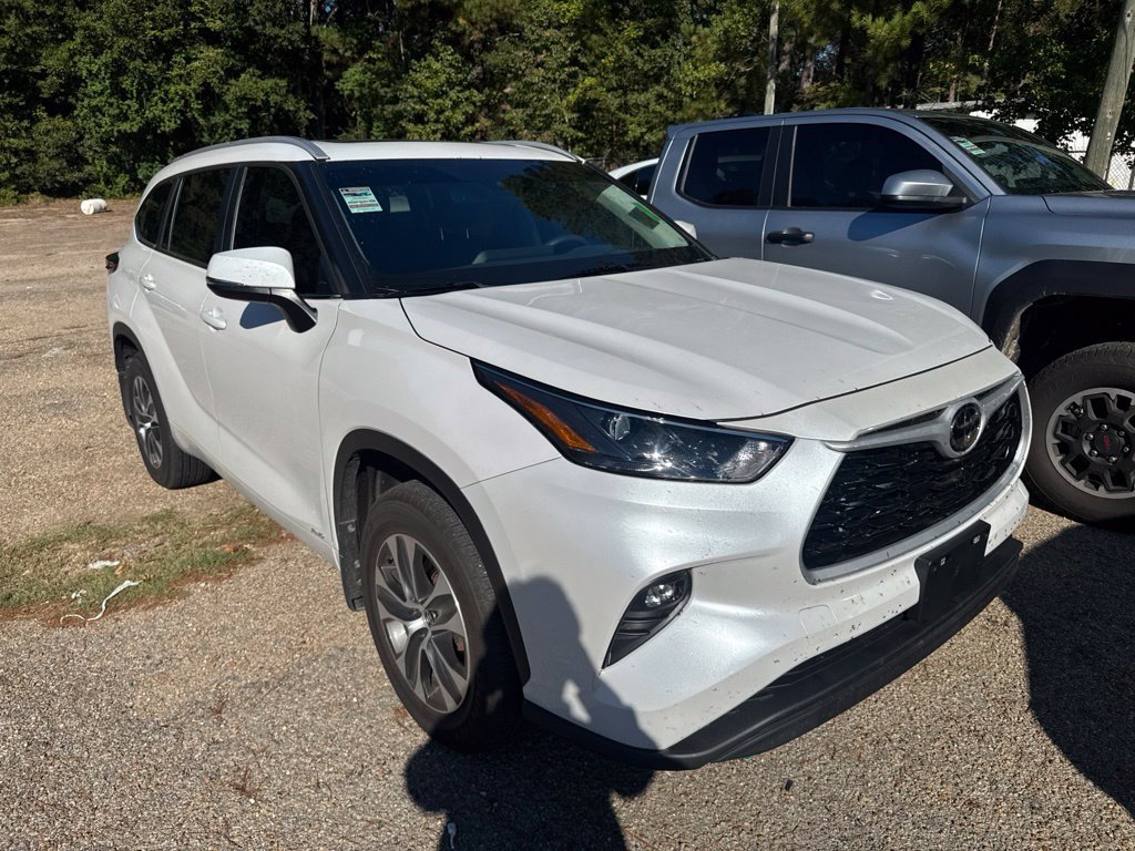 Used 2026 Toyota Highlander Hybrid XLE SUV