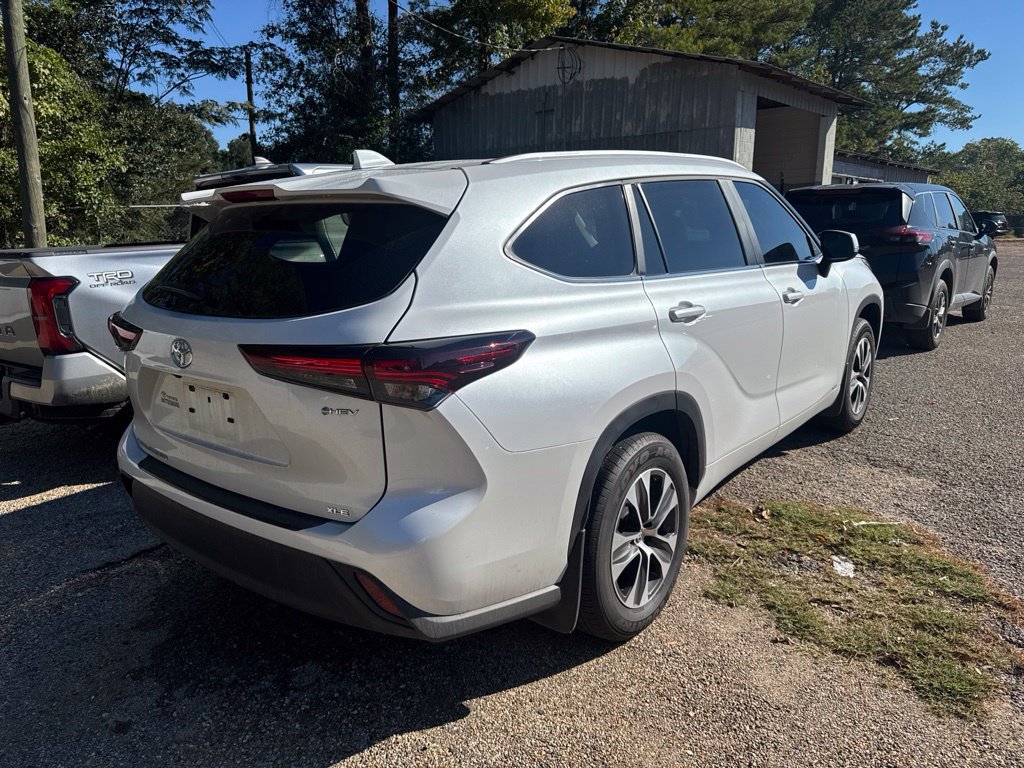 Used 2026 Toyota Highlander Hybrid XLE SUV