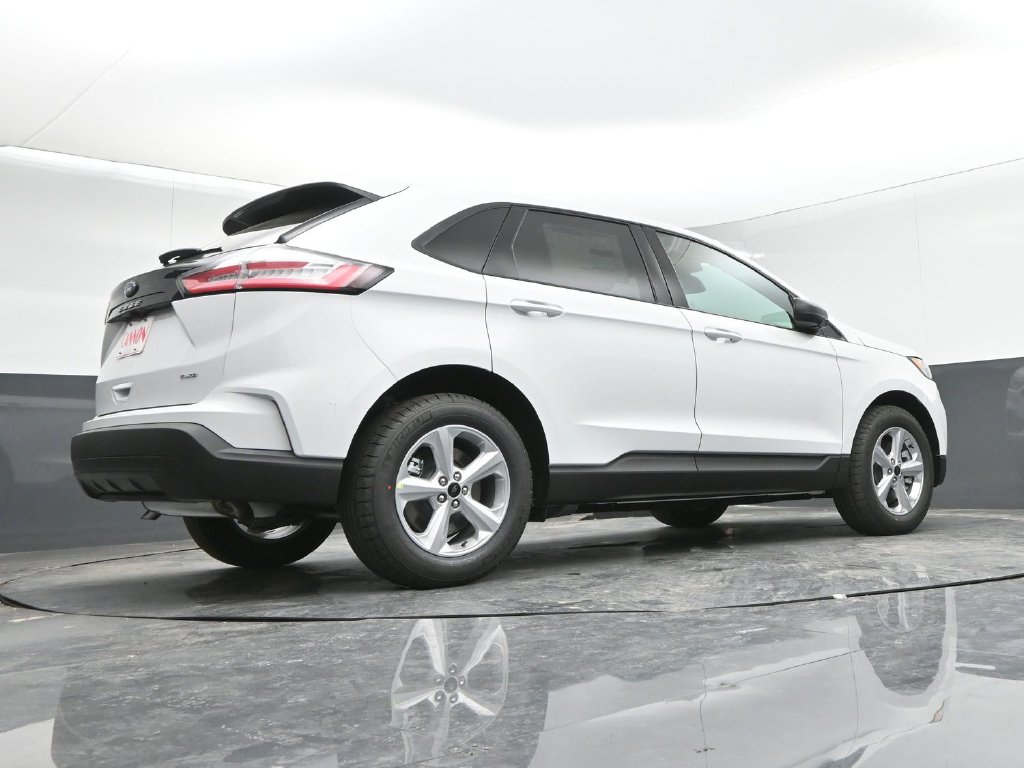 2024 Ford Edge SE - Photo 32