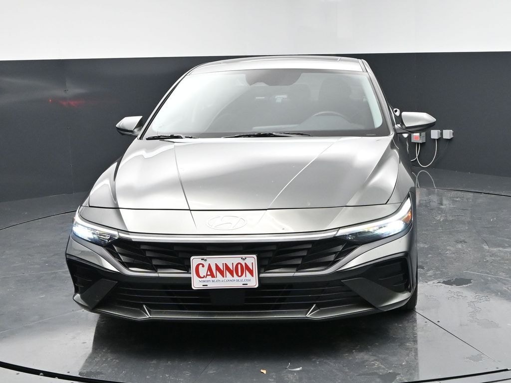 Used 2025 Hyundai Elantra SEL Convenience Sedan