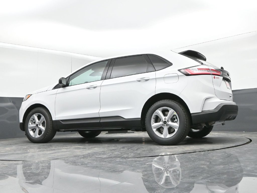2024 Ford Edge SE - Photo 30