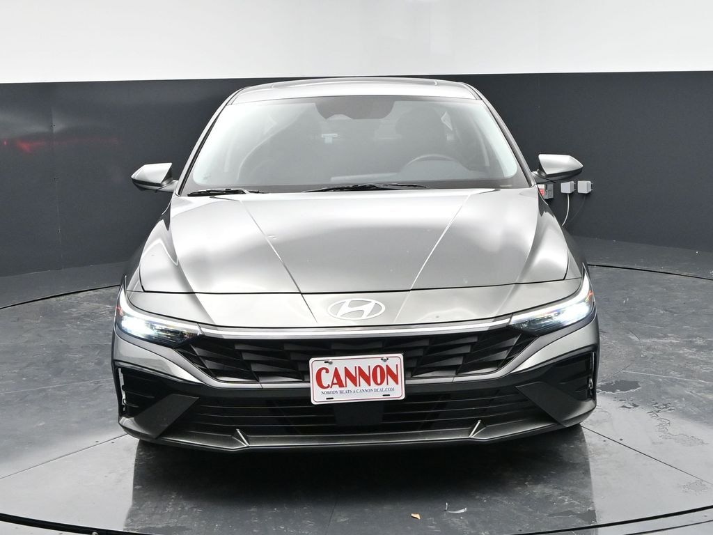 Used 2025 Hyundai Elantra SEL Convenience Sedan