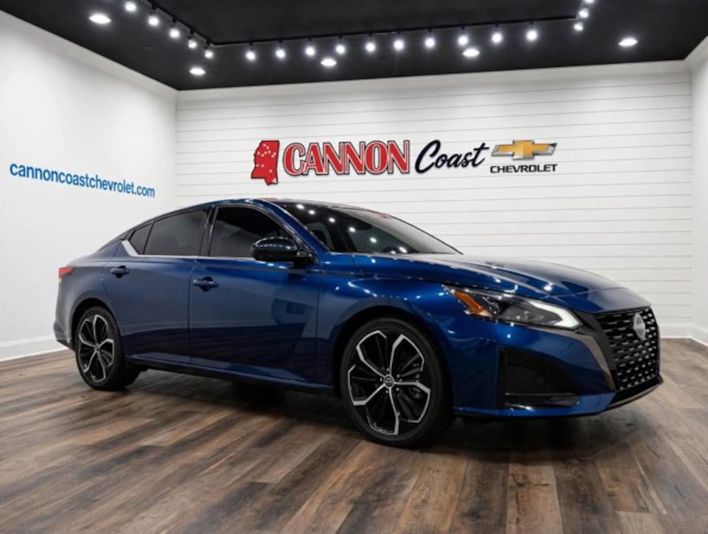 Used 2023 Nissan Altima 2.5 SR Sedan
