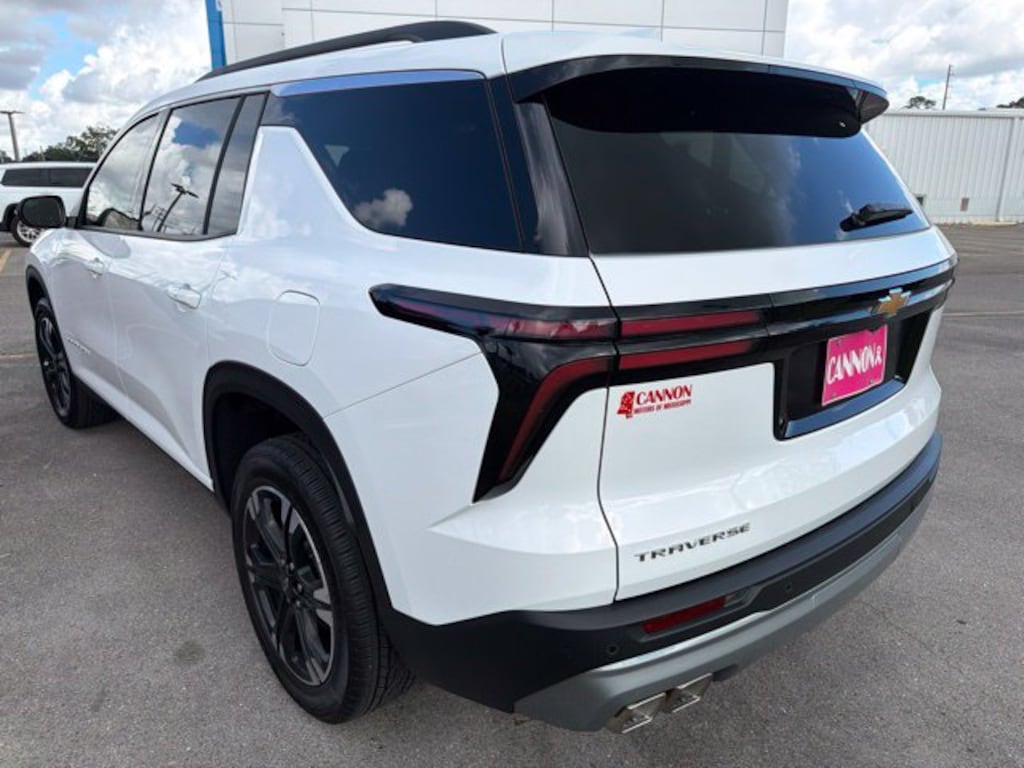 New 2027 Chevrolet Traverse LT SUV