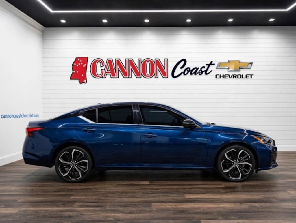 Used 2023 Nissan Altima 2.5 SR Sedan