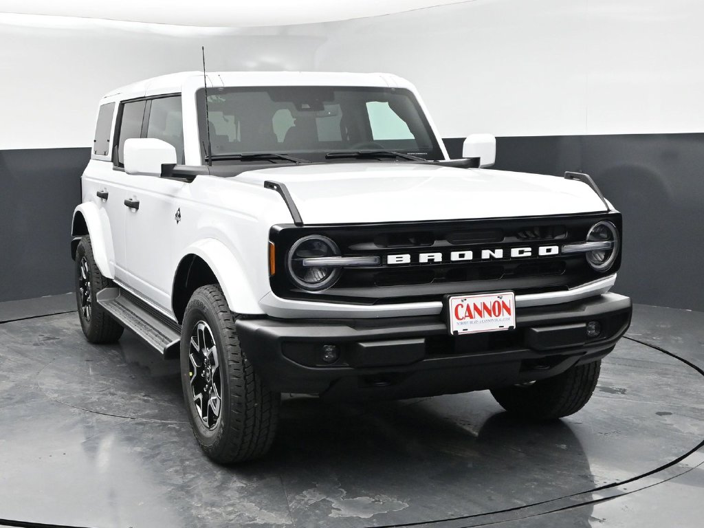 2026 Ford Bronco Outer Banks SUV