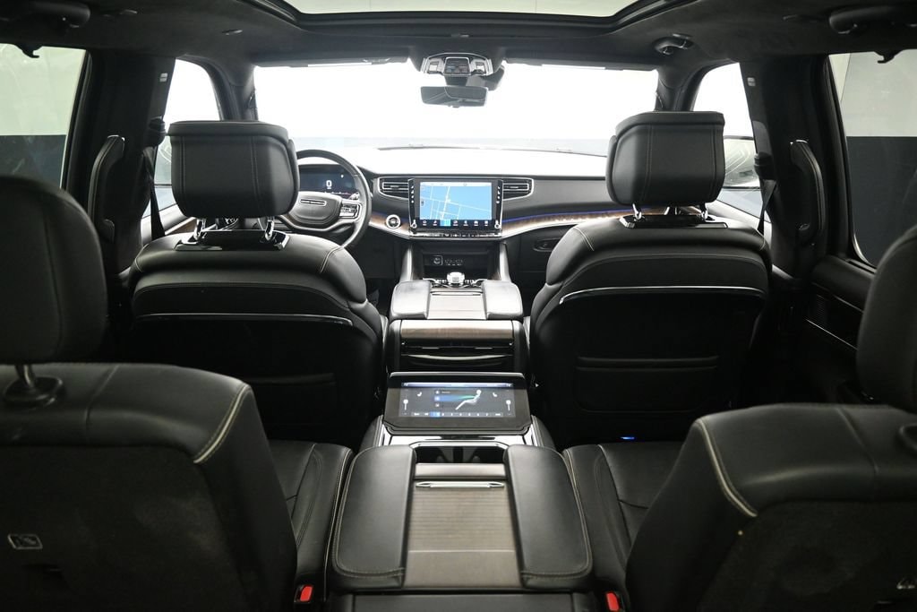 2023 Jeep Grand Wagoneer L Series II - Photo 10
