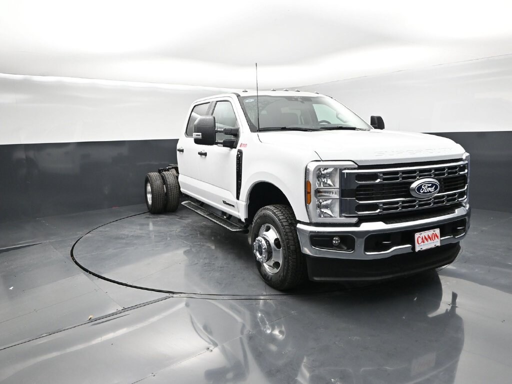 New 2027 Ford F-350SD XL Truck Crew Cab