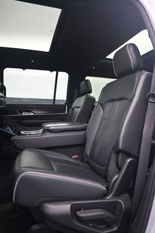 2023 Jeep Grand Wagoneer L Series II - Photo 14
