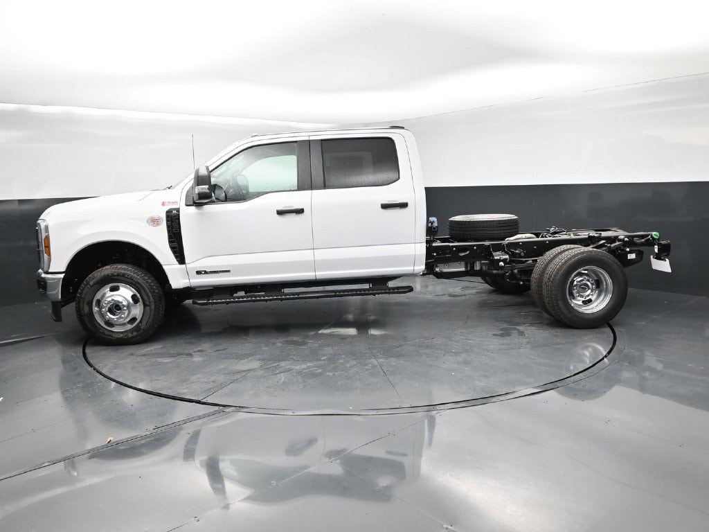 New 2027 Ford F-350SD XL Truck Crew Cab