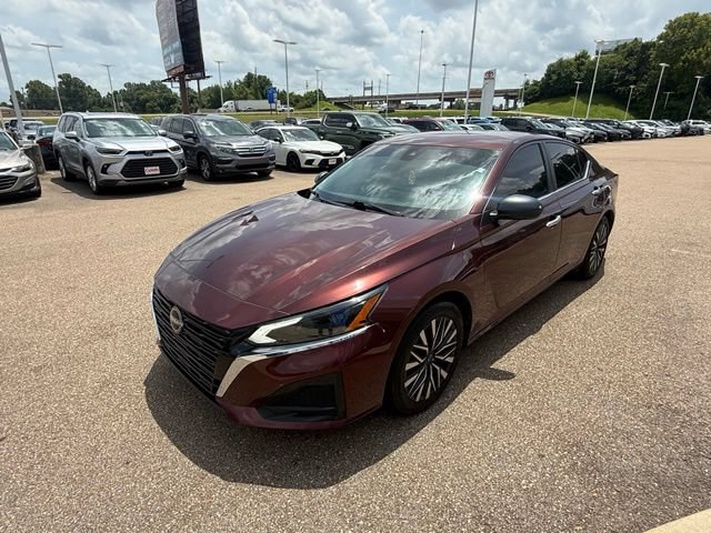 Used 2024 Nissan Altima 2.5 SV Sedan