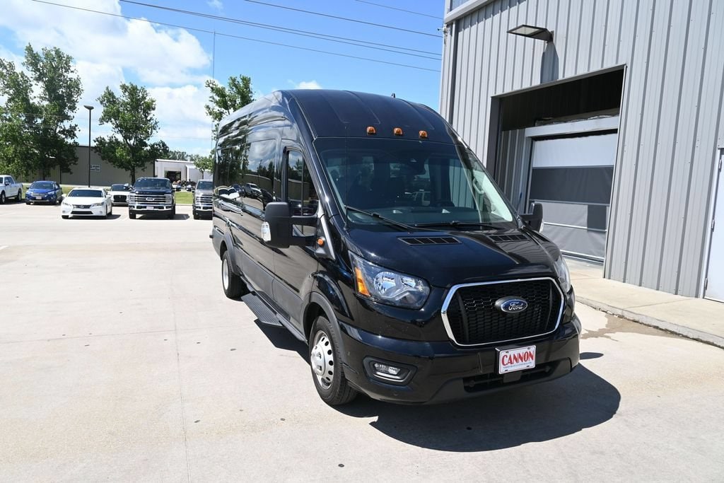 Used 2024 Ford Transit Passenger Wagon XLT T-350 HD 148 EL High Roof XLT DRW RWD