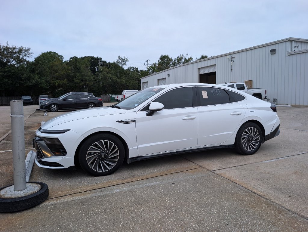 Used 2024 Hyundai Sonata Hybrid SEL Sedan
