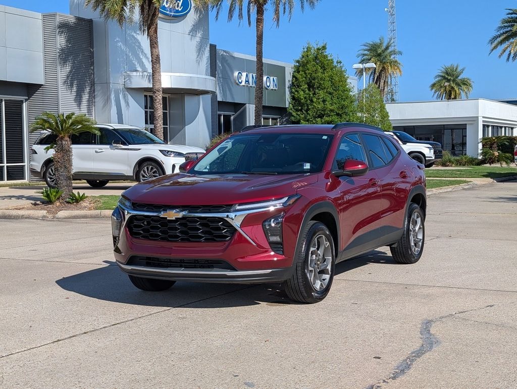 Used 2025 Chevrolet Trax LT SUV