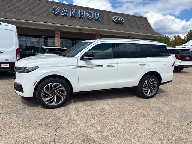 2027 Lincoln Navigator