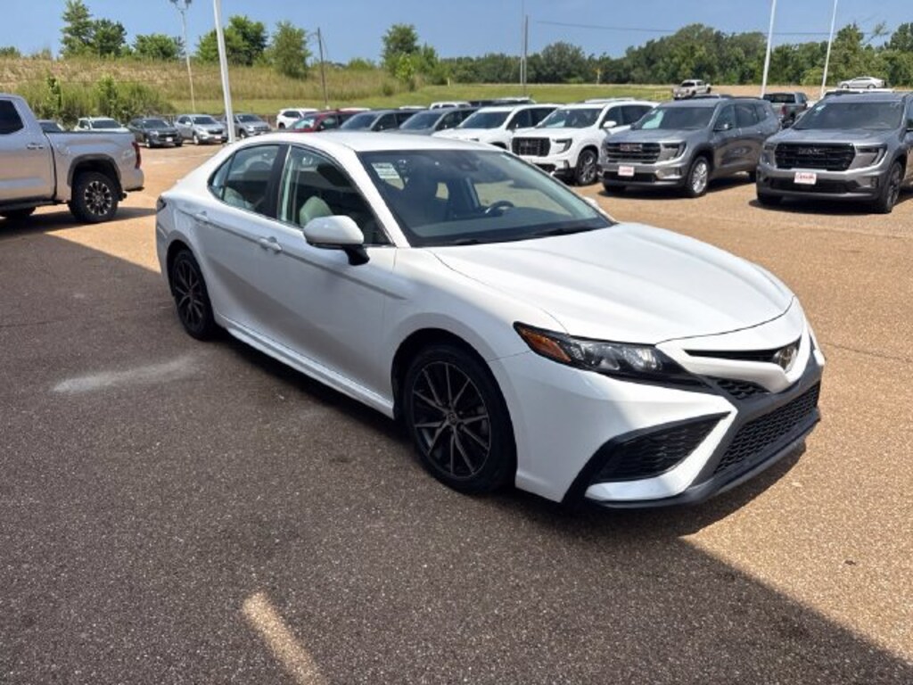 Used 2024 Toyota Camry SE Sedan