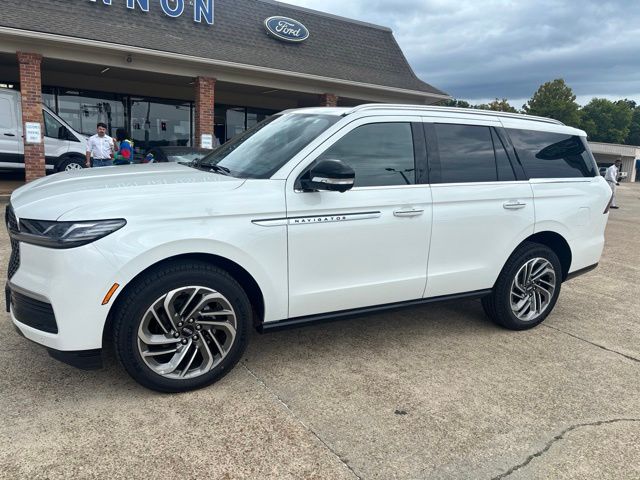 2027 Lincoln Navigator