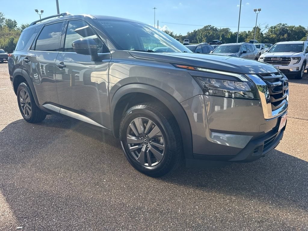Used 2025 Nissan Pathfinder SV