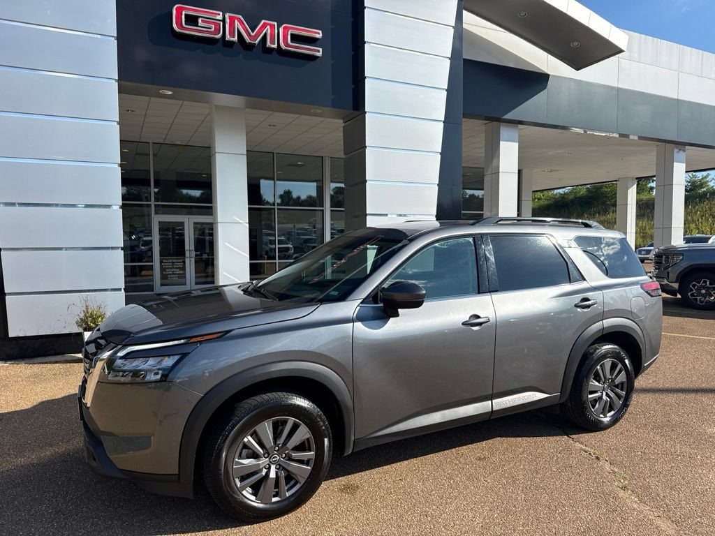 Used 2025 Nissan Pathfinder SV