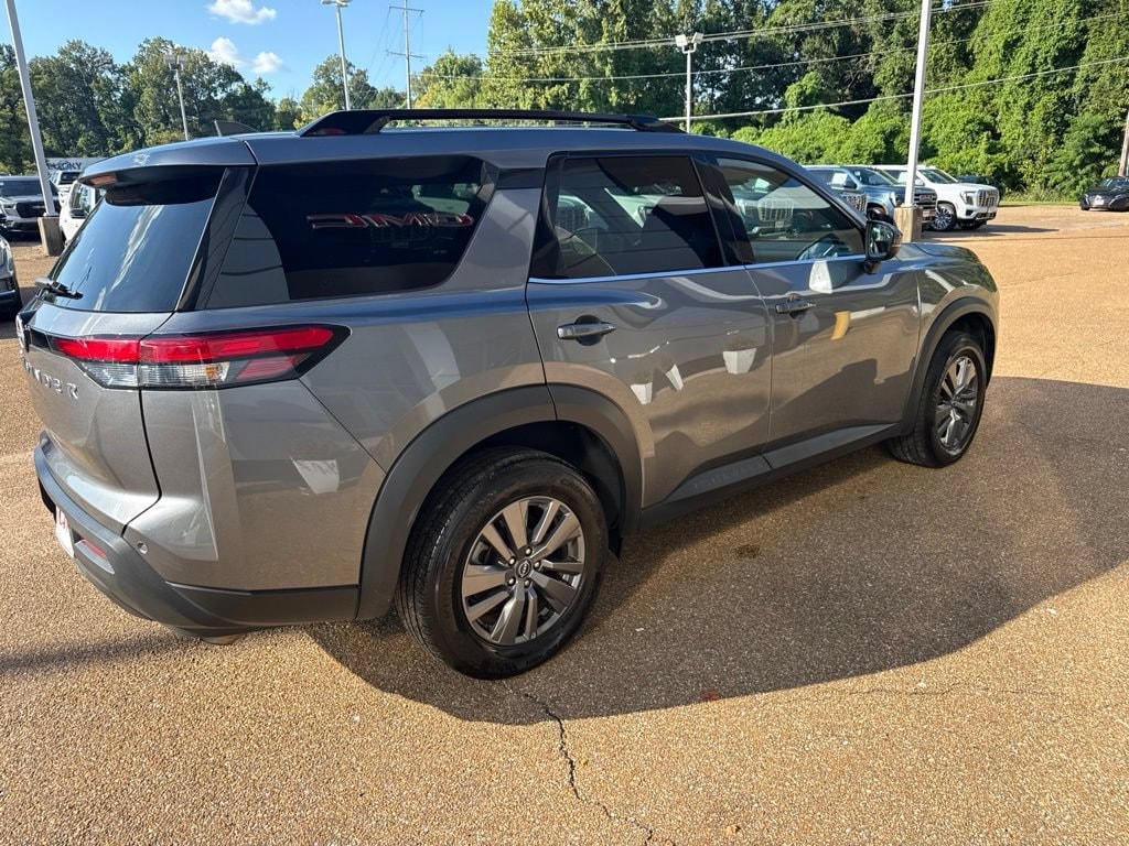 Used 2025 Nissan Pathfinder SV