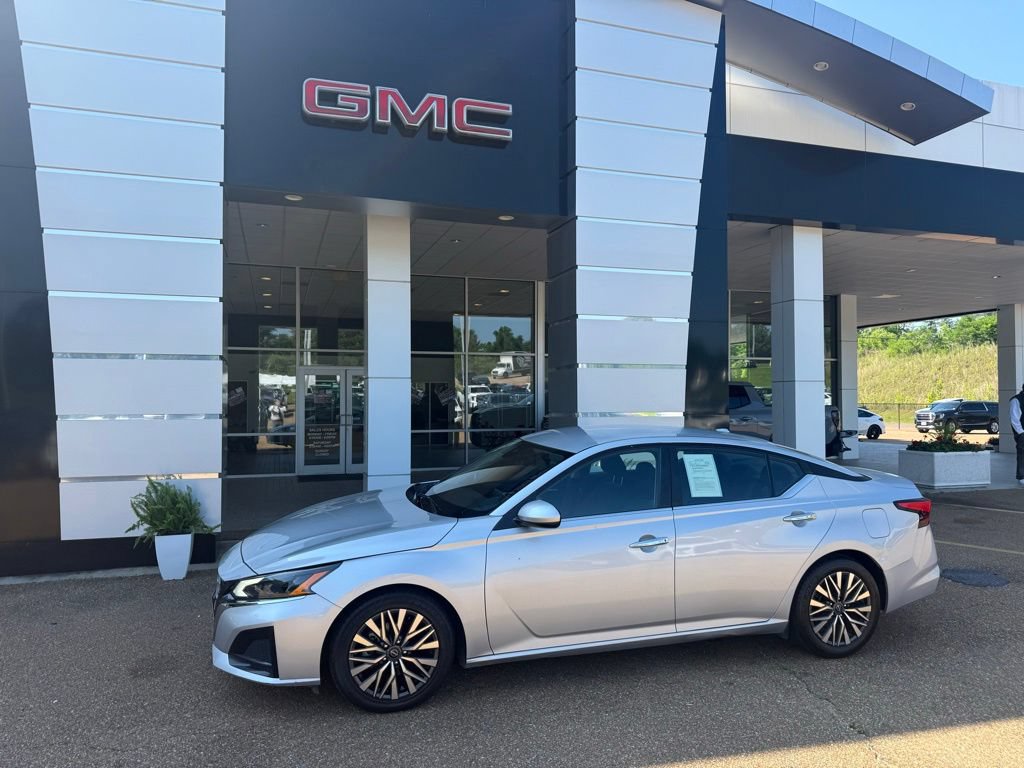 2023 Nissan Altima SV