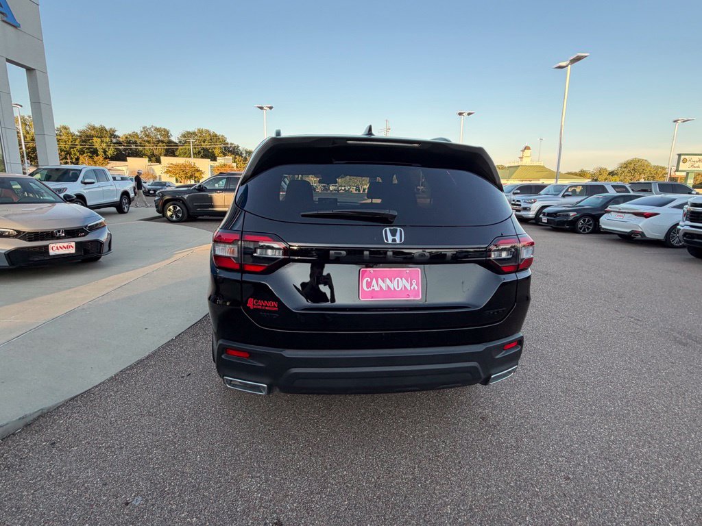 Used 2025 Honda Pilot Sport SUV
