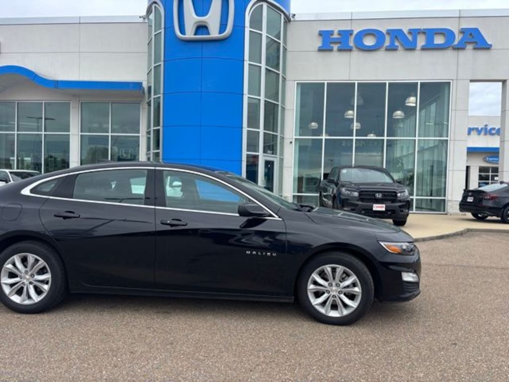 Used 2025 Chevrolet Malibu LT Sedan