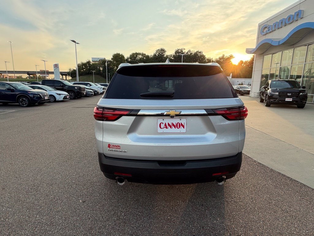 Used 2022 Chevrolet Traverse LS SUV