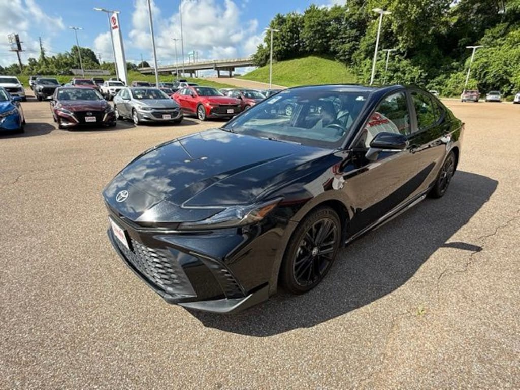 Used 2025 Toyota Camry SE Sedan