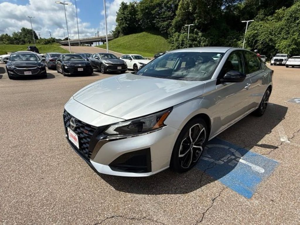 Used 2024 Nissan Altima 2.5 SR Sedan