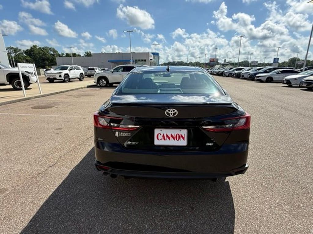 Used 2025 Toyota Camry SE Sedan