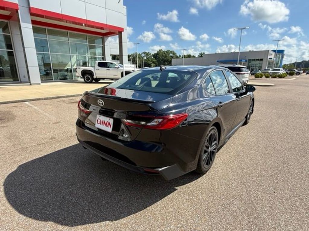 Used 2025 Toyota Camry SE Sedan