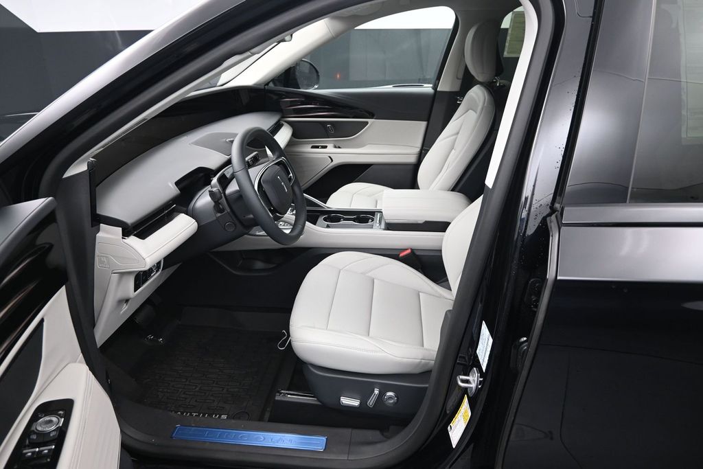 2026 Lincoln Nautilus Premiere - Photo 12