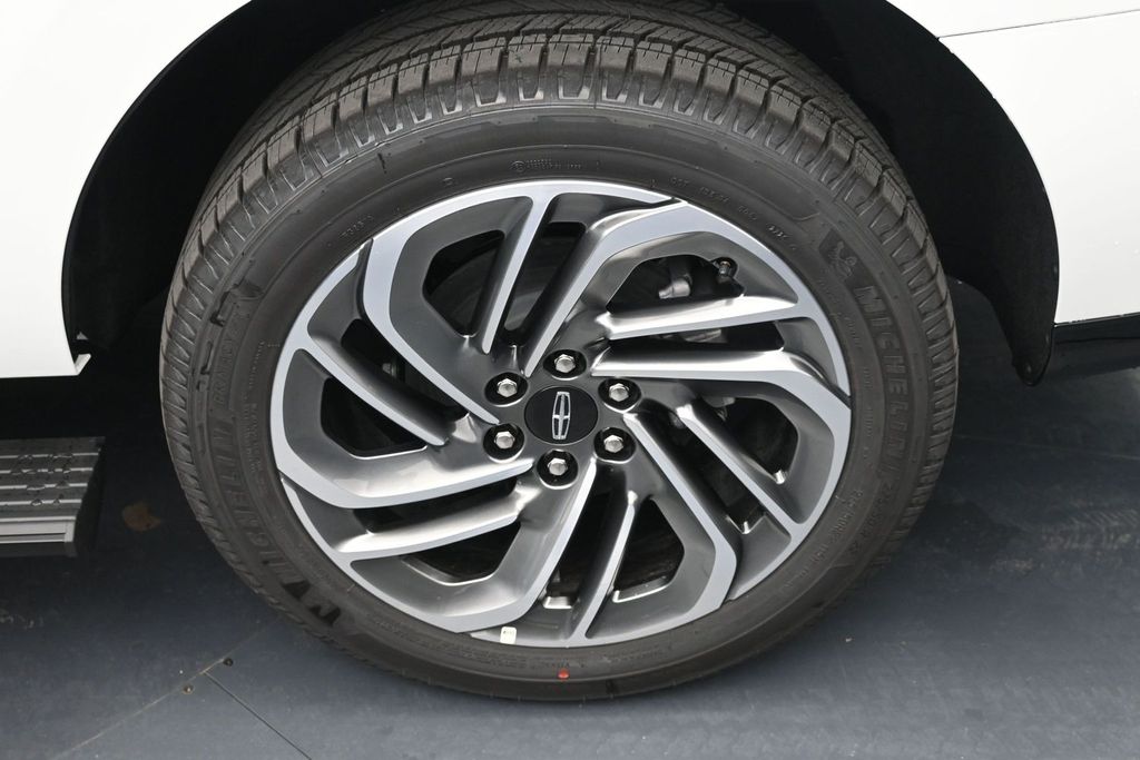 2027 Lincoln Navigator Reserve - Photo 8
